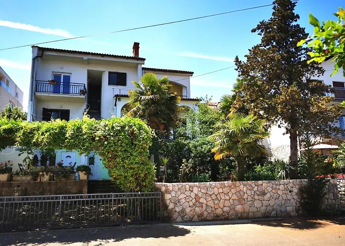 Apartment Dasek Ii, Njivice